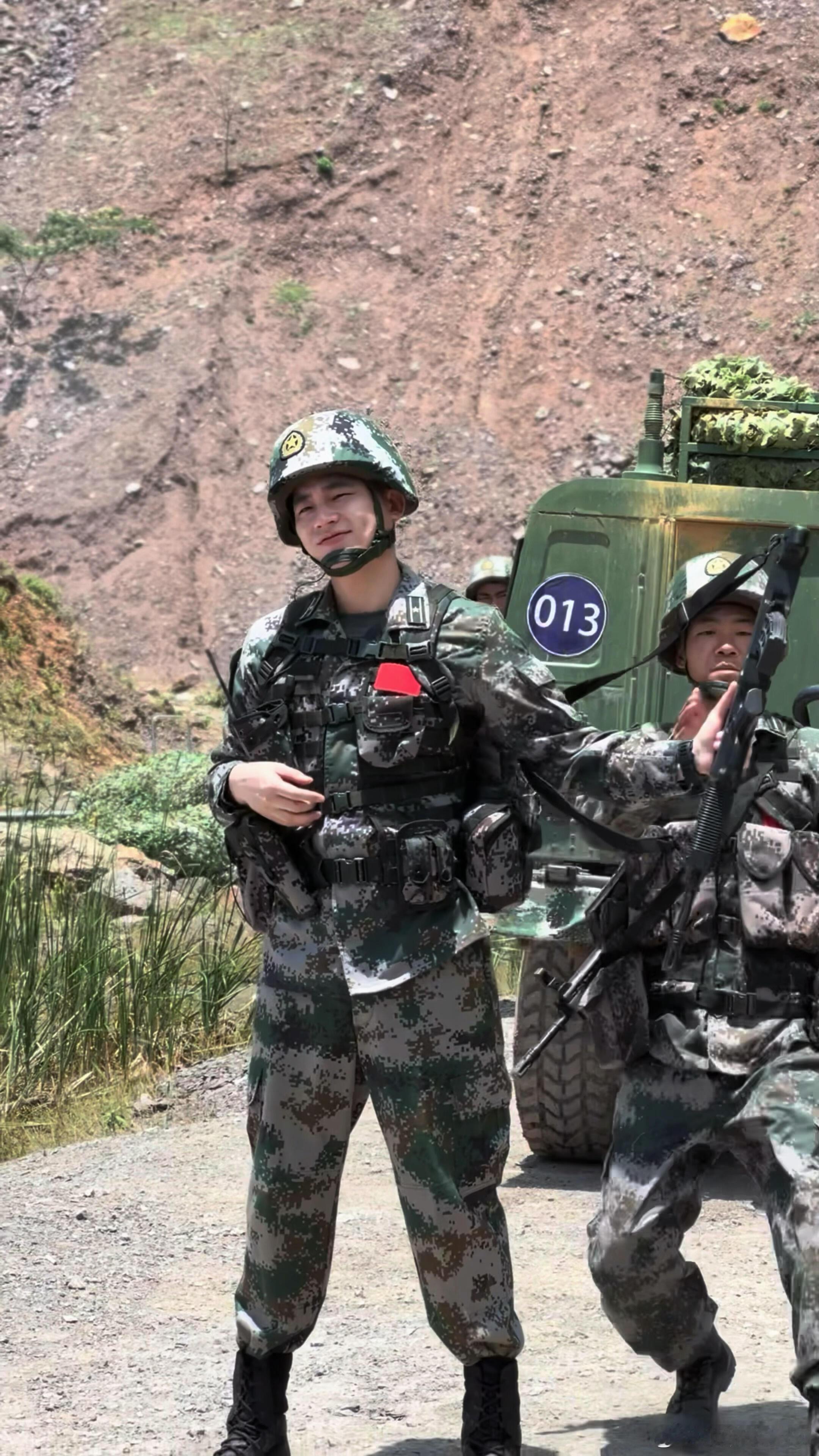 欧豪兵自风中来第11集开虐欧豪新剧开始虐了这段戏最扎心的就是所有人都憋着，兵们