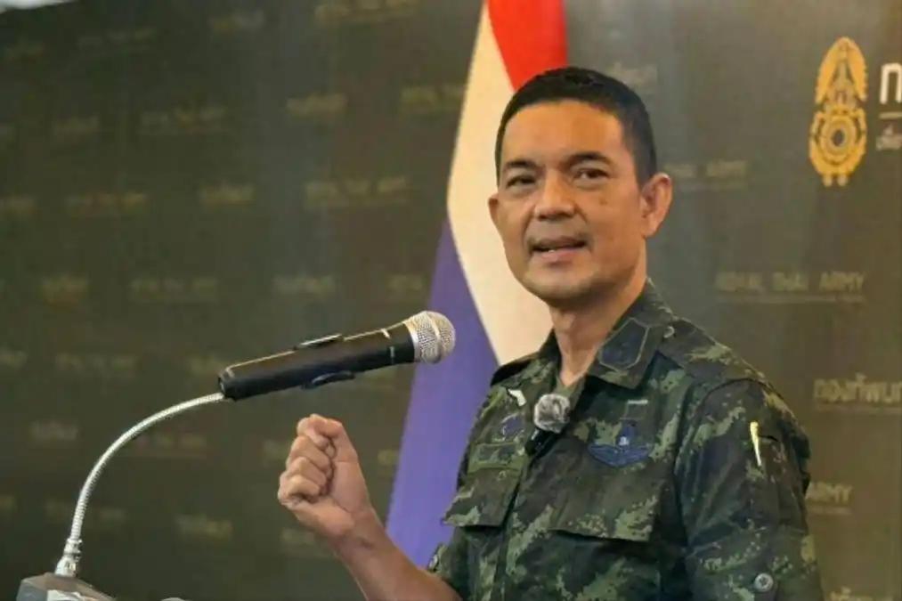 泰国军方发言人孔西里少将宣布：毁柬埔寨至少51个军事阵地，包括677高地，卡纳寺