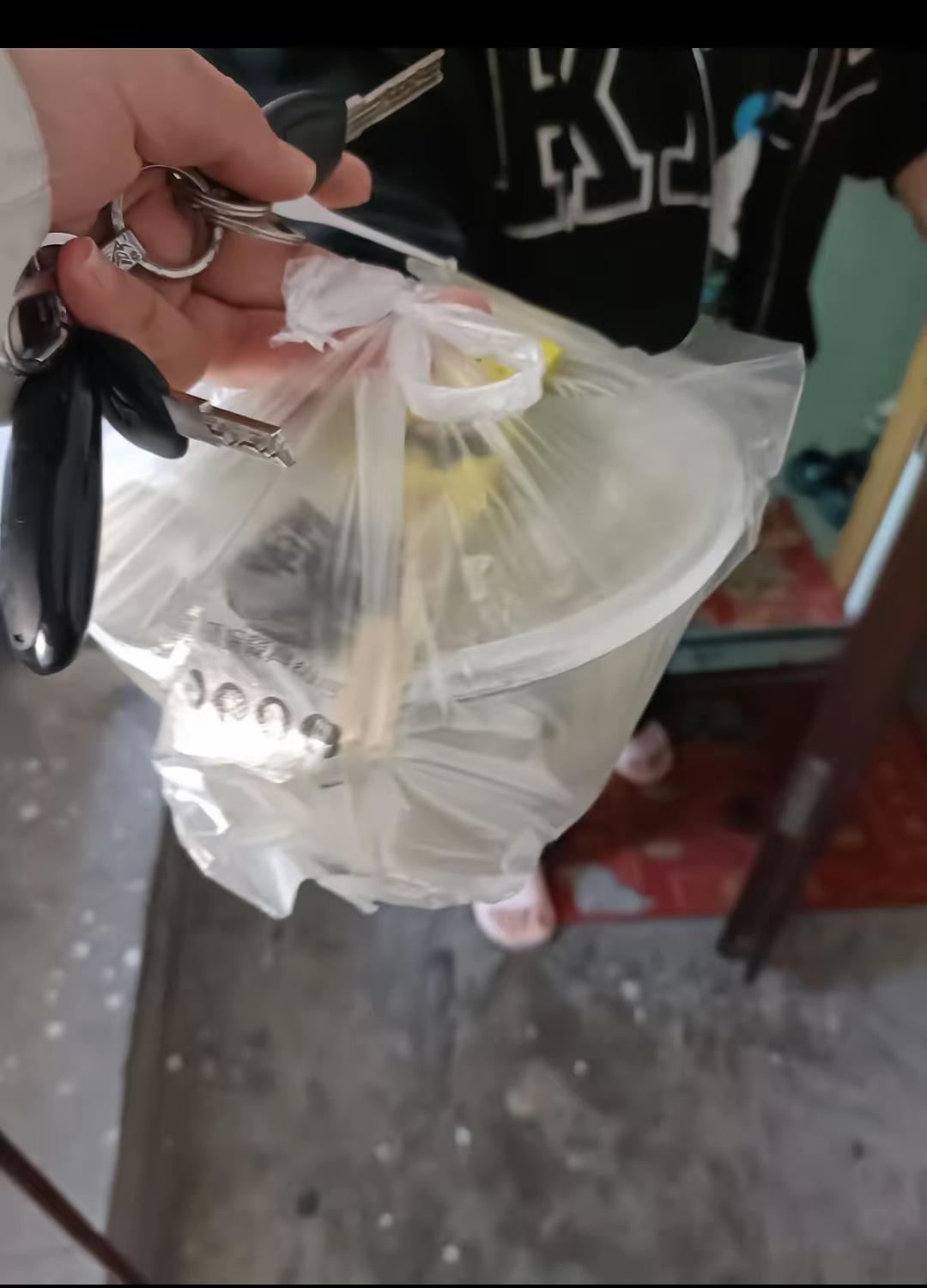 老公破产后，带娃找不到工作，开始了送外卖的生活，跑断腿的一天，收入55，回家坐到