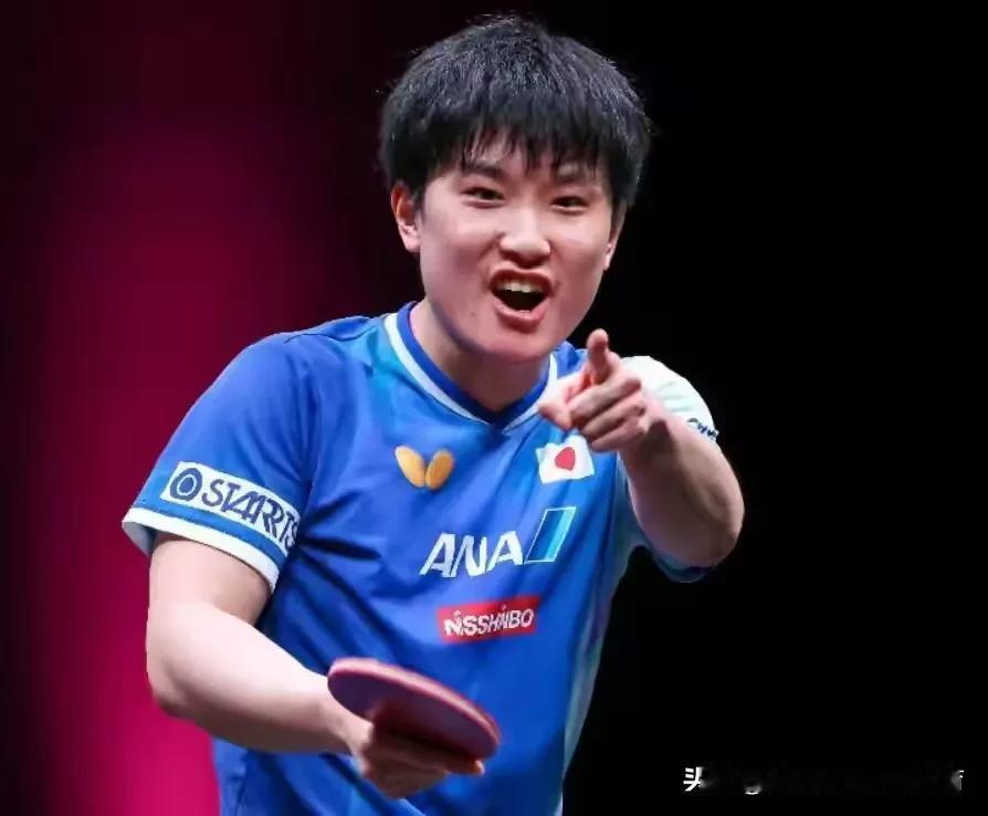 一夜之间，乒乓球多哈冠军赛，男单四强全部产生[玫瑰]1，林诗栋——第1位晋级