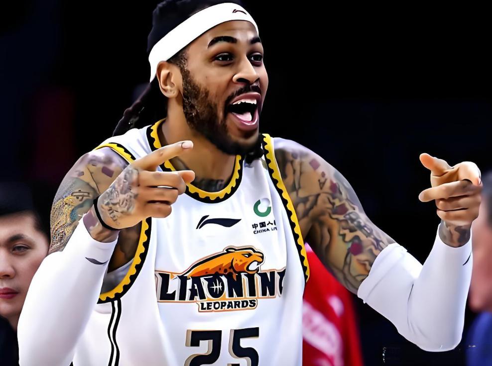 辽篮内线大闸莫兰德太情绪化了，直接被主帅乌戈弃用辽篮与上海的比赛进行到第二节