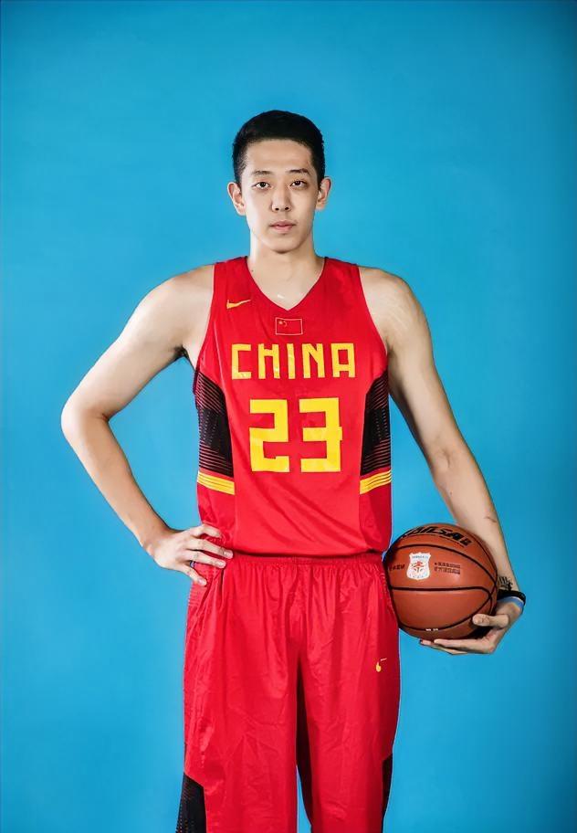 兄弟们！这个事越来越悬疑了？什么事呢？最近有路人和知名主播都同时曝出：沈梓杰
