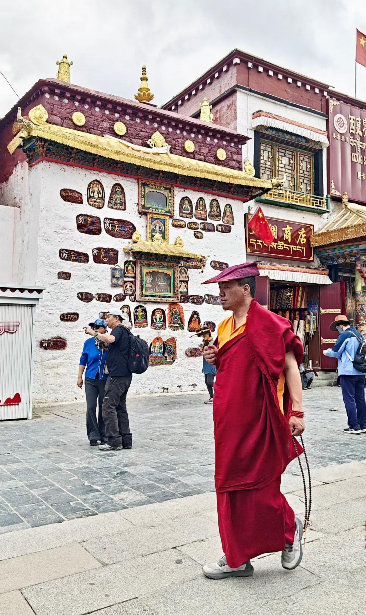 一位退休老人旅游回来醒悟：别傻了，旅游就是换个地方受罪！以前没退休的时候，