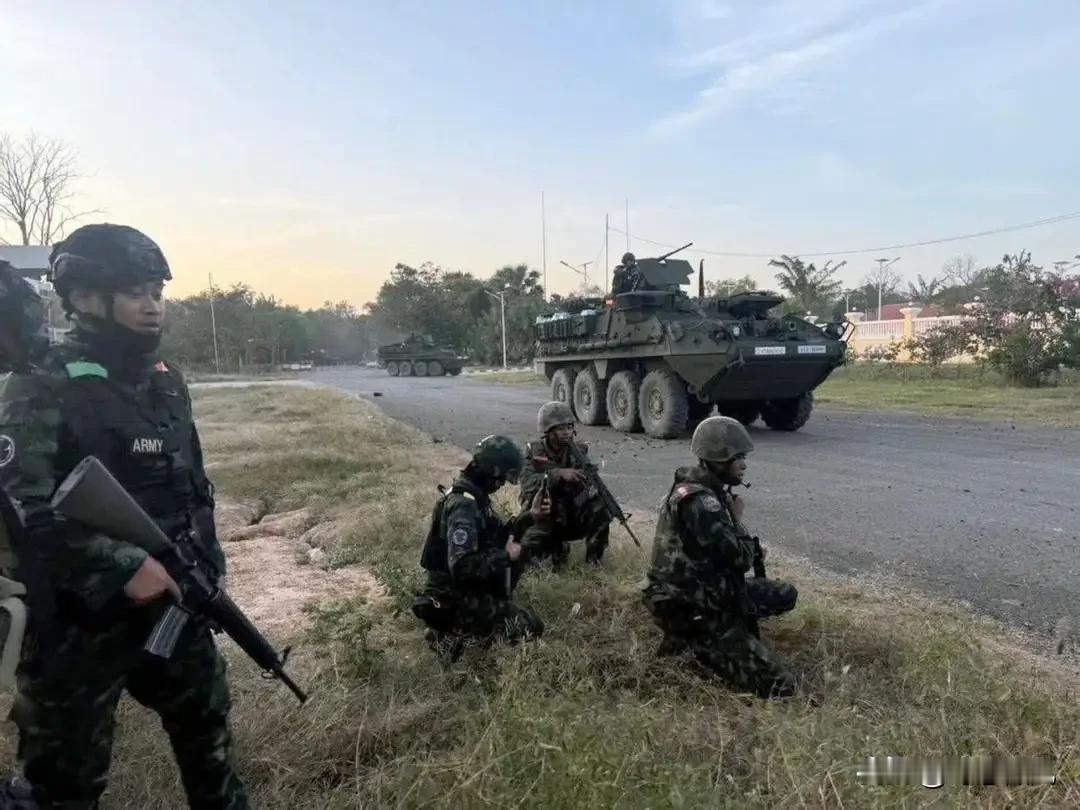 柬埔寨不甘心战败，洪森父子不惜鱼死网破，远火瞄准泰国大坝2025年12月的