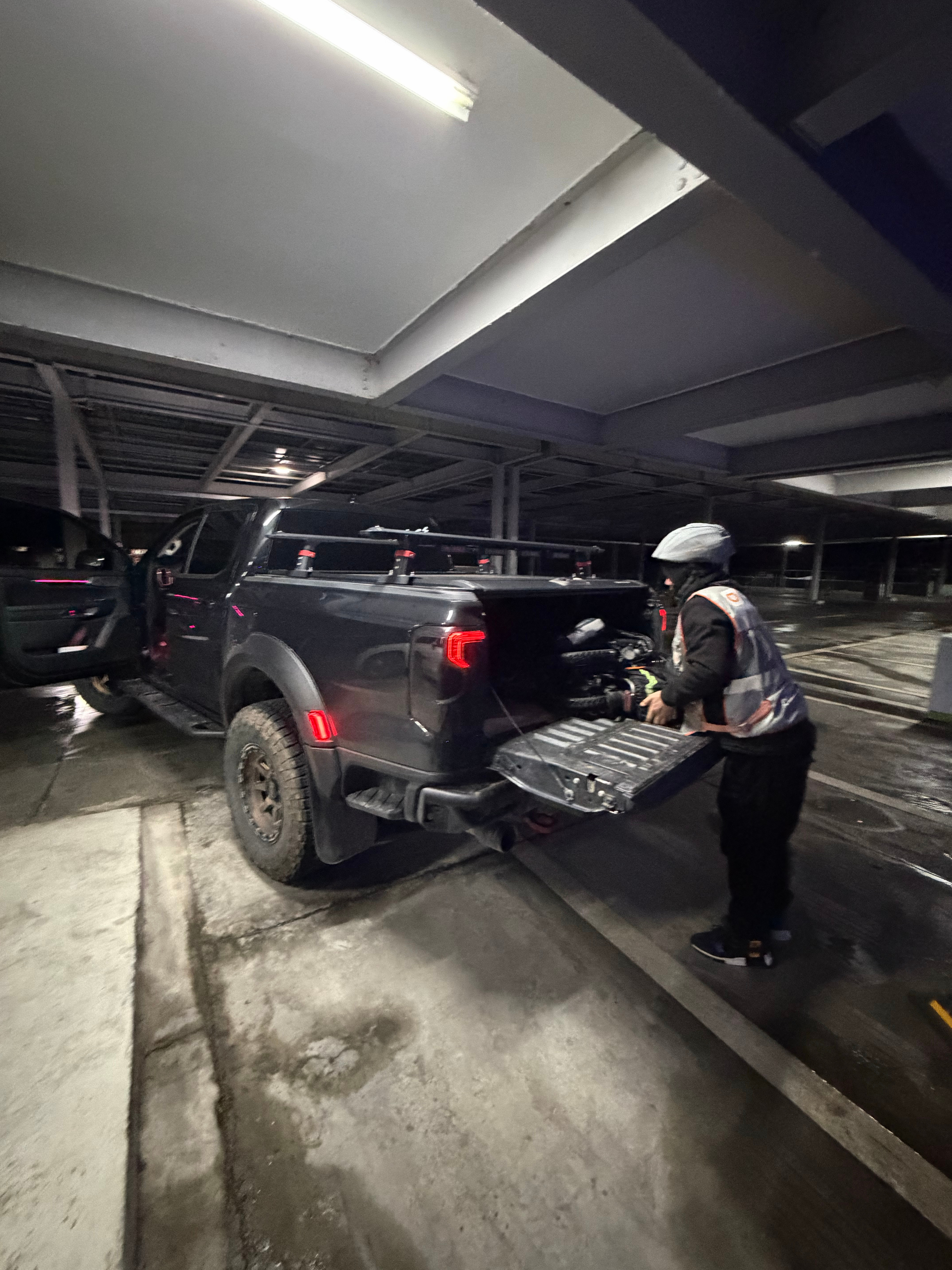 还得是皮卡能装。。。