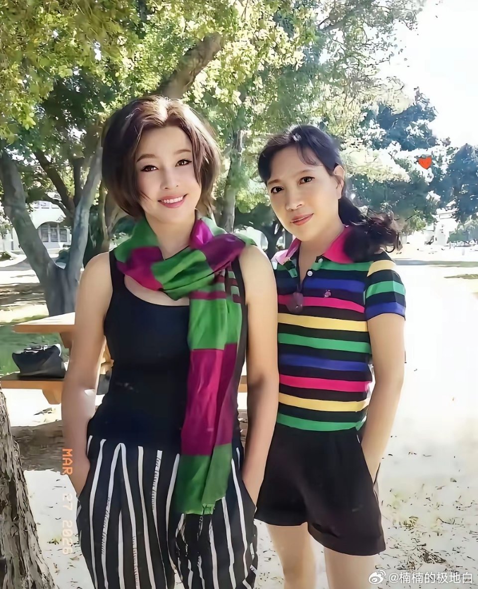 刘晓庆的妹妹又出来澄清了，她说：“孩子是老人带大的，姐姐天天走穴根本没有时间看孩