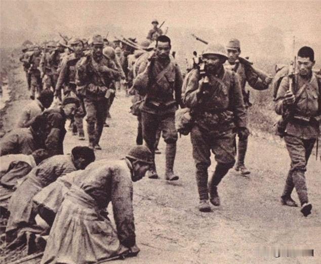 日寇暴行:通许孙营惨案1938年6月9日，蒋介石下令炸开黄河大堤，滔滔洪水一