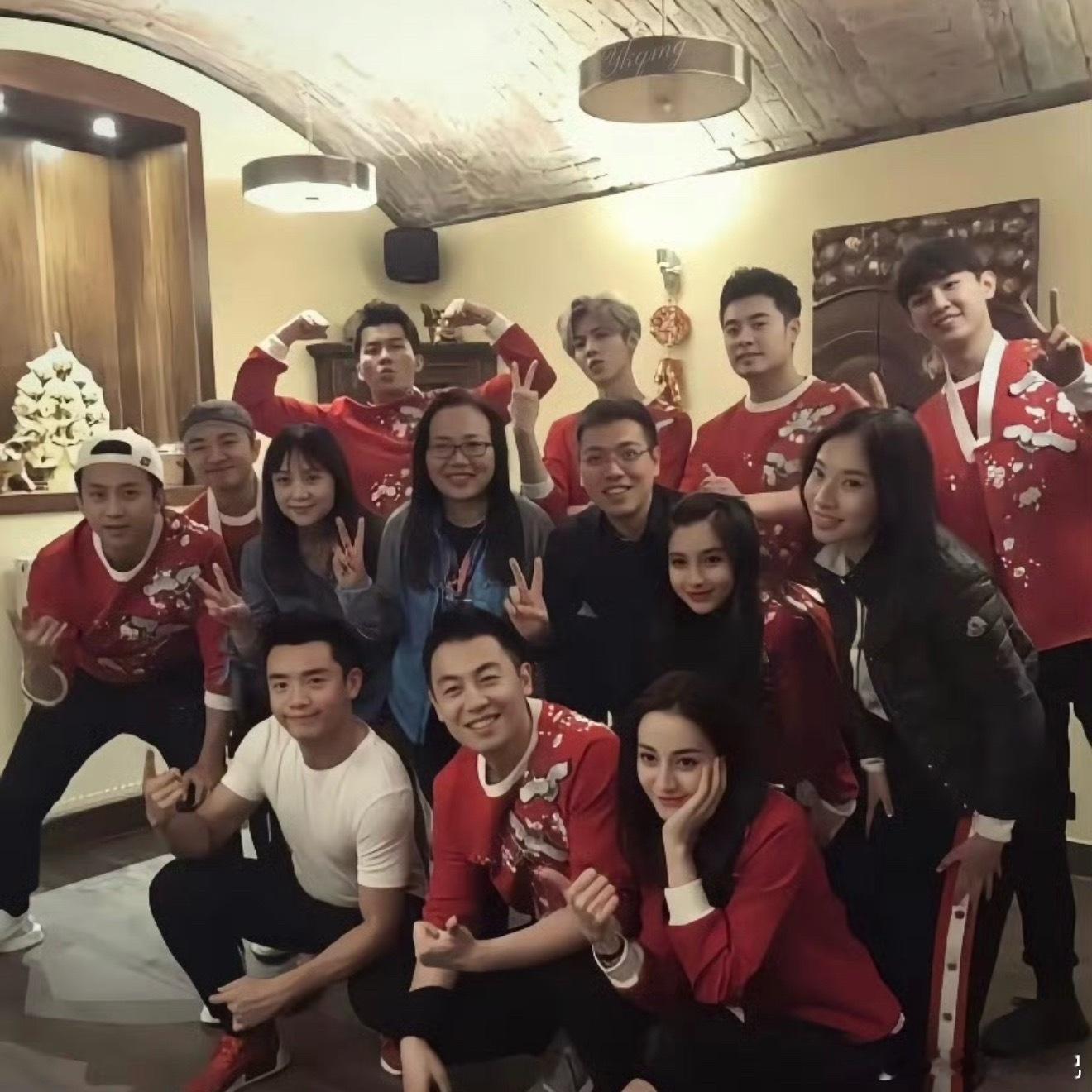 五哈导演是原跑男导演原来五哈幕后导演，正是初代跑男核心班底难怪越看越感慨，果然还