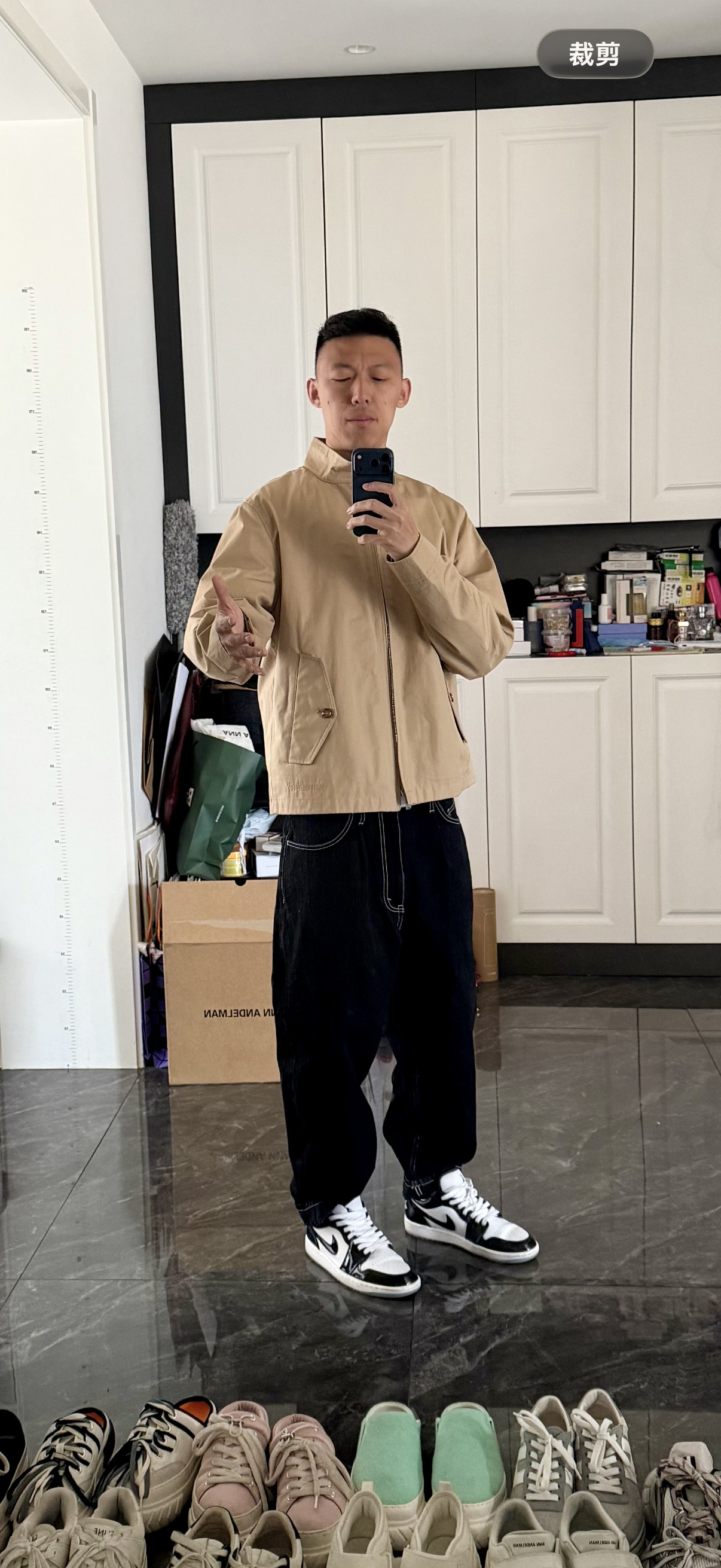 今要拍个MPV客户让我穿老成一点不要像个学生可我本身就是个学生啊🤔怎么老成的起