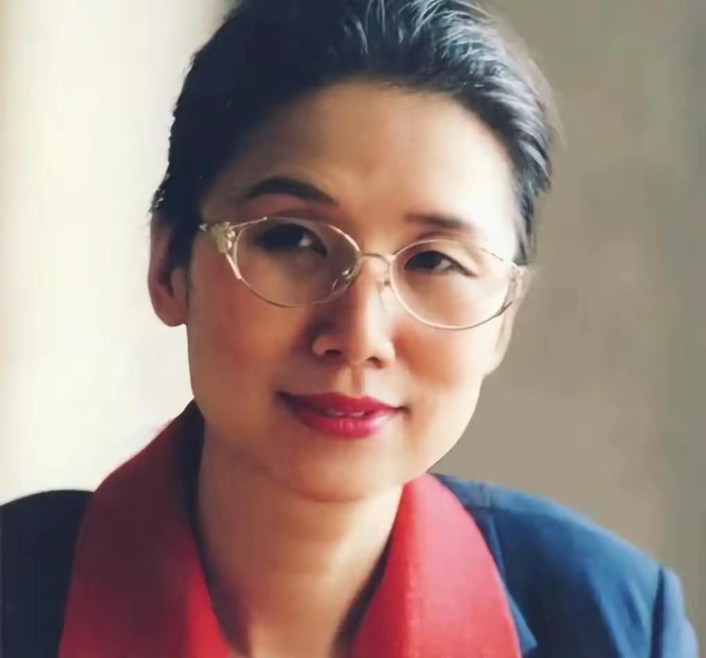 中科院教授杨佳：29岁双目突然失明，遭失明被丈夫和孩子无情抛弃，丈夫携女儿人间蒸