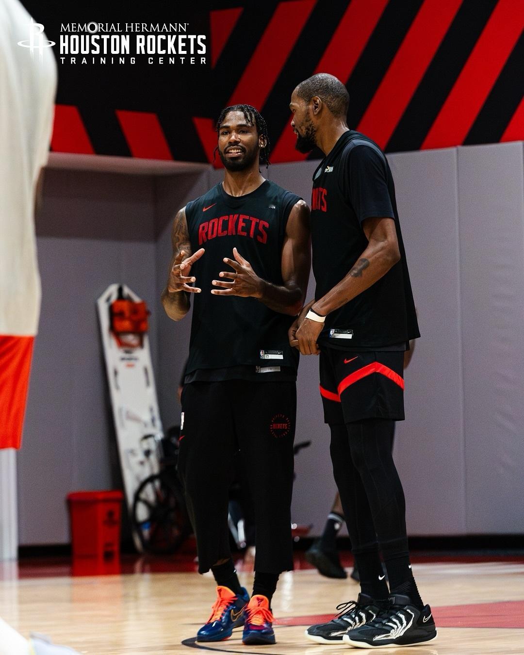 「火箭队训练营📷第3天」我和我的篮球​​​