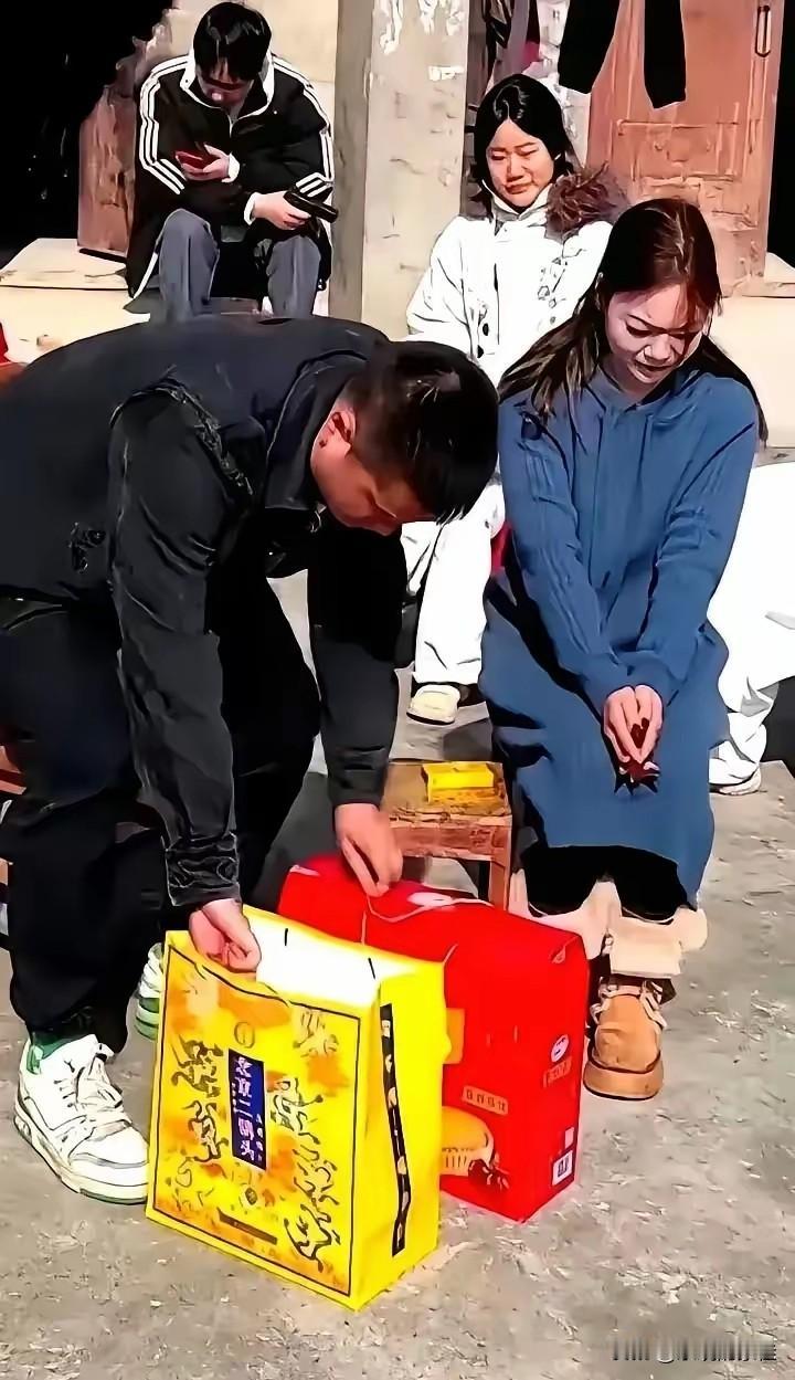 23岁晓峰给所有男人提了个醒不是因为相亲该不该带礼物，也不是被拒绝后该不该要