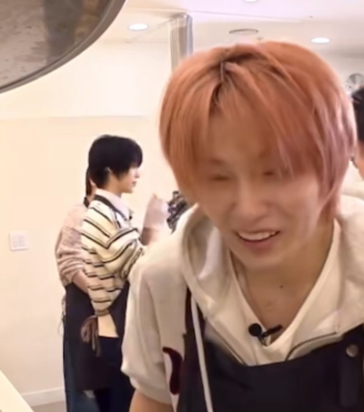 翔哥看到这群队友笑哭了