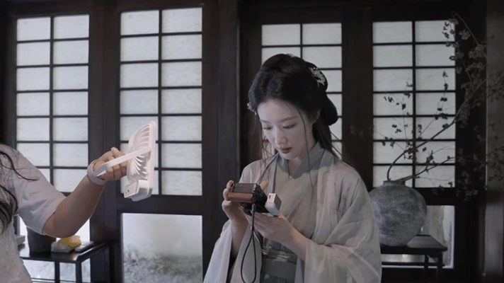 叶舒华这个造型好看吗？[思考][思考][思考]叶舒华汉服叶舒华真穿汉服了​​​