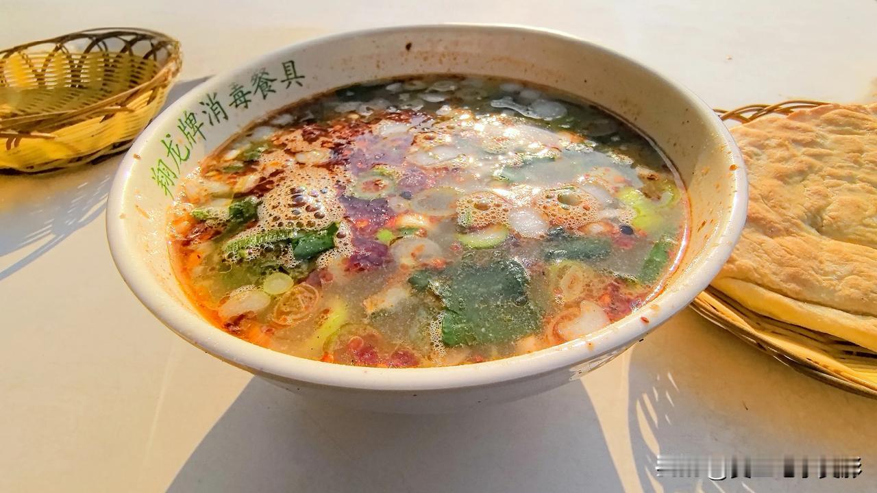 在洛阳瀍河岸边品尝非遗驴肉汤，顺便逛逛多个景点，美食加旅游的尝试洛阳的美食真
