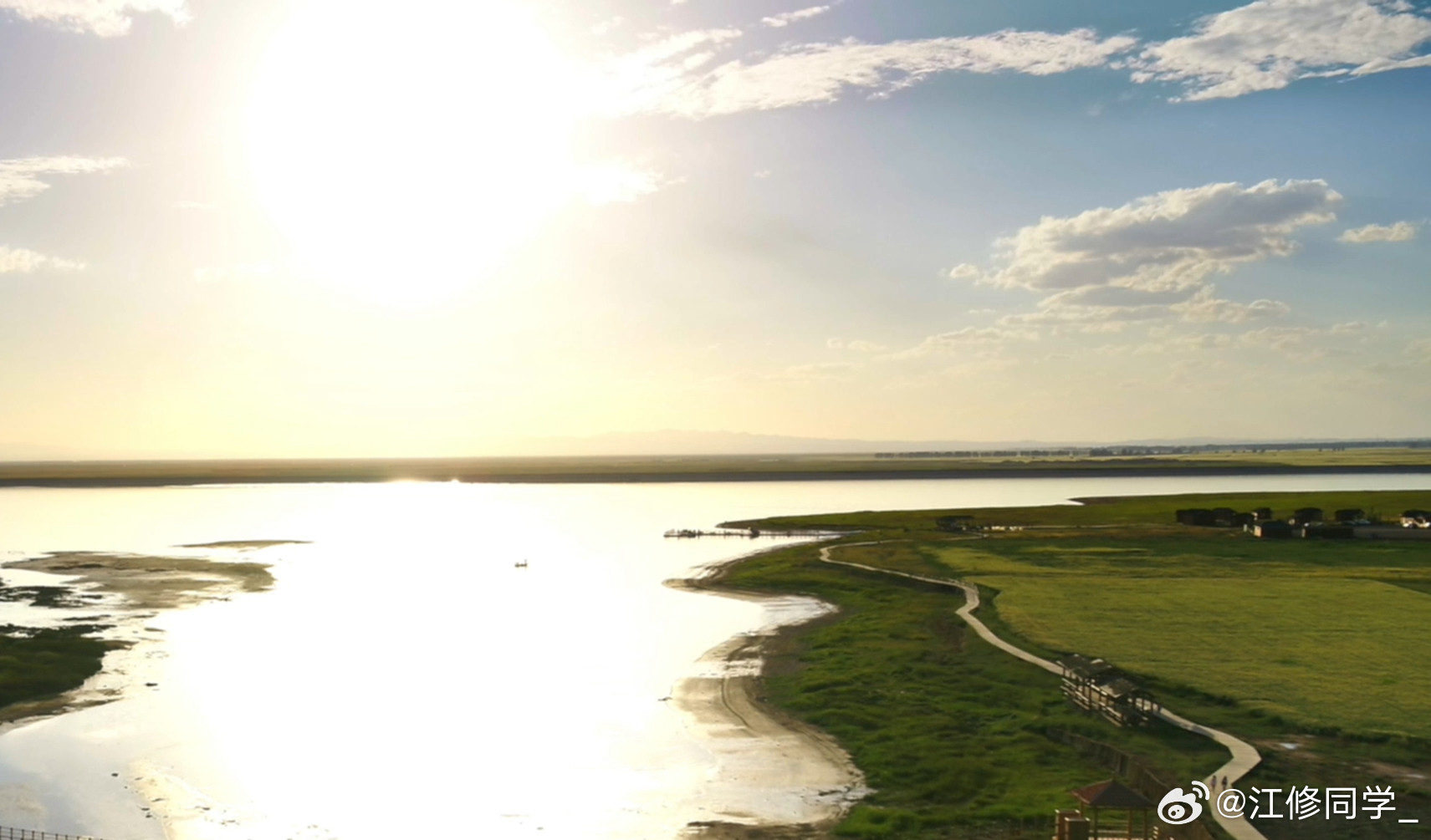 内地的夏天那是又热又闷，但是巴里坤这边就凉快了很多，避暑就来巴里坤一城双湖这边夏