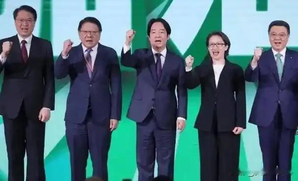 大陆新剧刷屏台岛！民进党信息茧房崩塌，台湾年轻人集体真香台岛的年轻人最近可