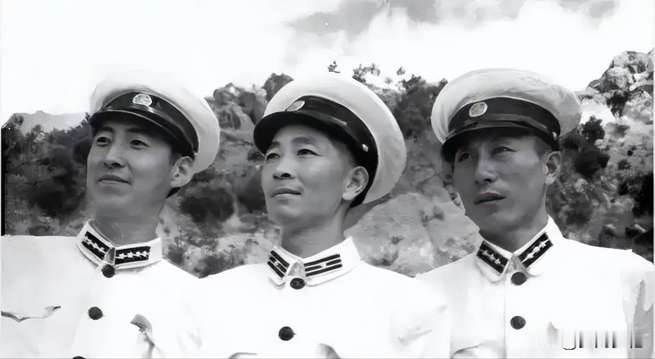 太心酸！战功赫赫的正军级英雄，被断薪夺军装，补丁旧衣硬扛39年1977年，
