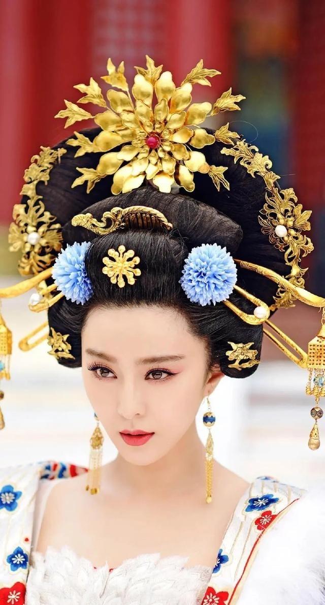 武则天六十七岁登基称帝，身边年轻男宠却一个接一个换不停，从薛怀义到张氏兄弟个个身
