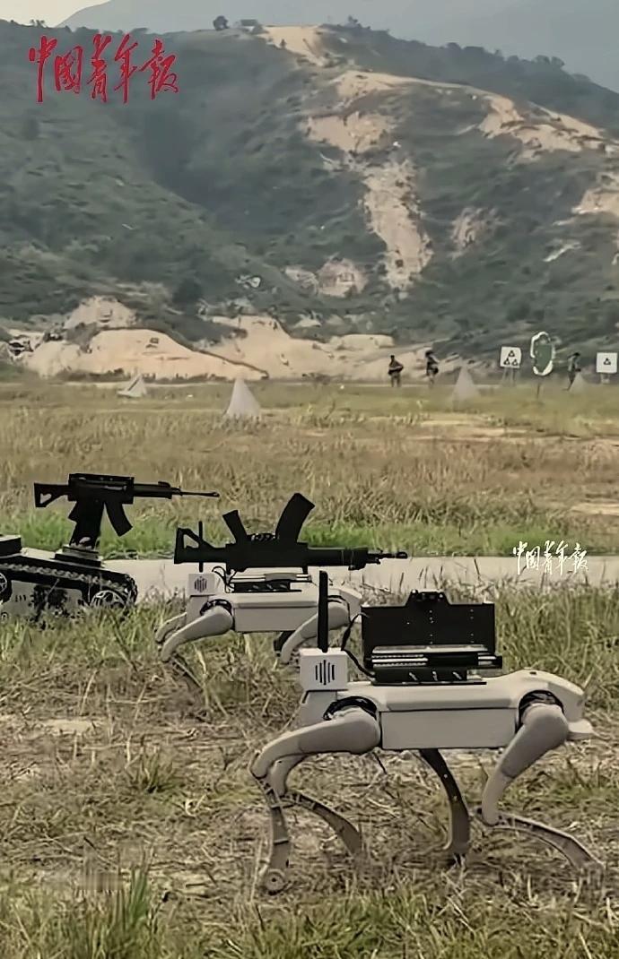 10月29日，据央视军事网站报道，驻守香港部队，近日公开展示无人装备集群亮相，机