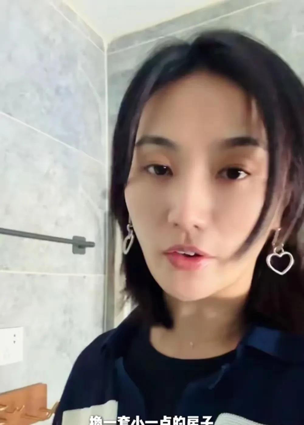 海哈金喜也是倒霉，李亚鹏风光的时候没赶上，赶上了李亚鹏落魄的时候。李亚鹏带妻儿