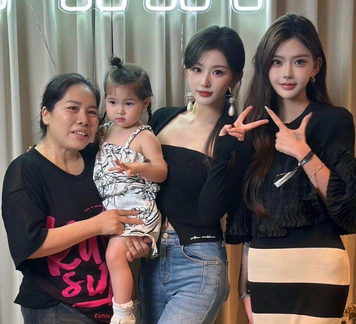 韩安冉把旁边女明星衬托的好像网红啊！