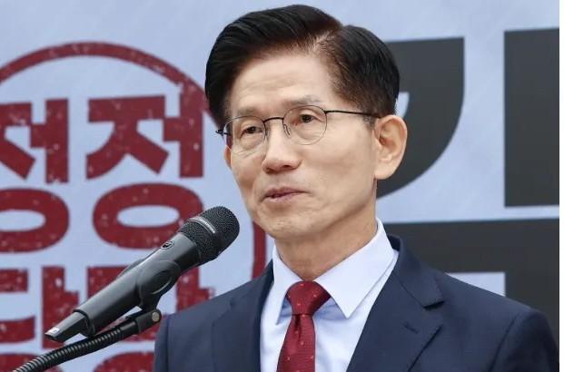 金文洙指责李在明将司法政治化，自己为挽救韩国将竞选党首，让韩国更加伟大！金文洙