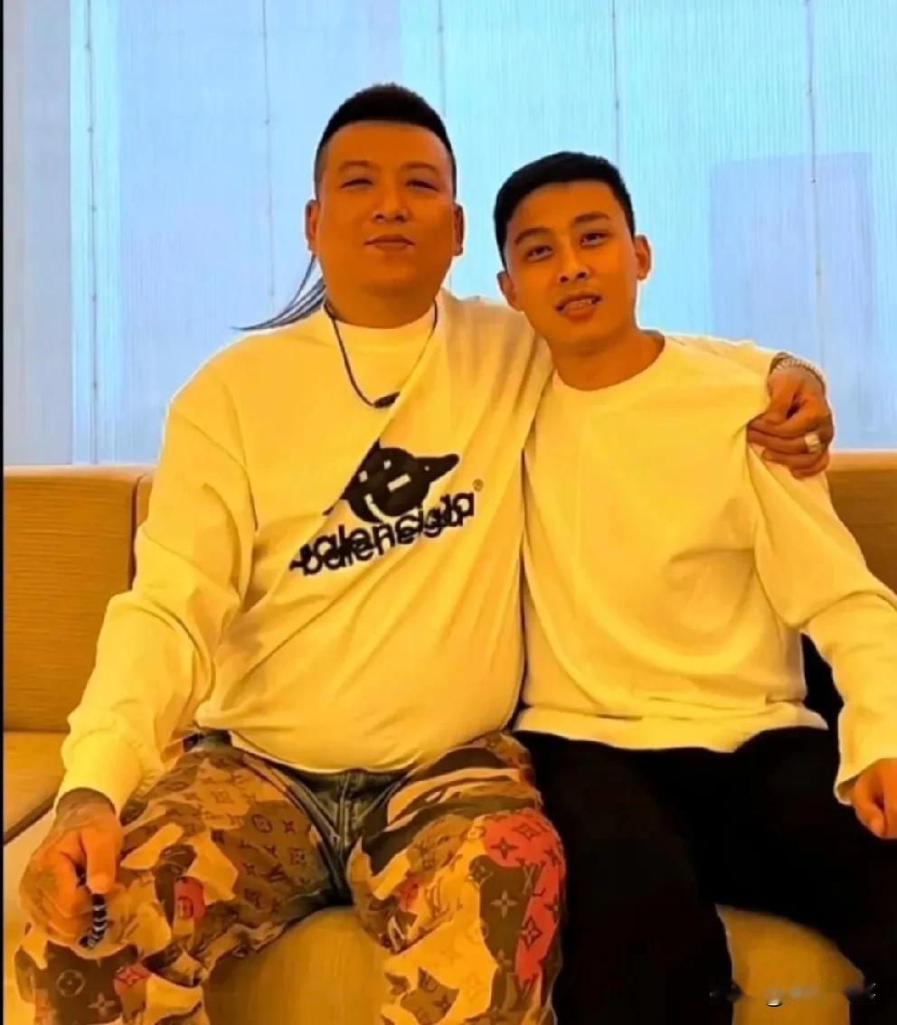 驴家阿宇表示，李四与洋洋洋，和燕来与洋洋洋比还差一截！