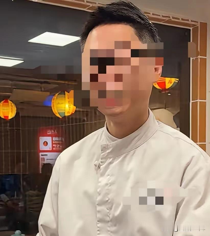 厨师下班时打包了一份猪蹄带回家给老婆过生日，老板得知后：有顾客点了一份餐，你帮