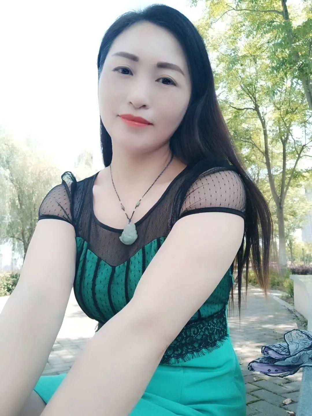 自然美才是真的美完美身材 优雅气质 很有女人味 气质女人