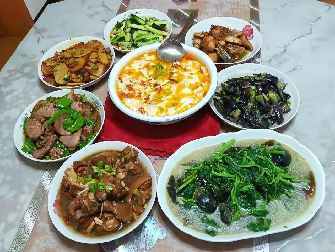 一家四口的晚餐，这在国内是什么水平？