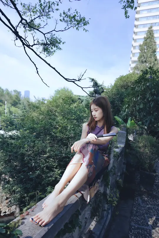 柔情似水｜东方园林少女氛围感写真。模特：  拍摄地点：武汉 晴川阁 拍...