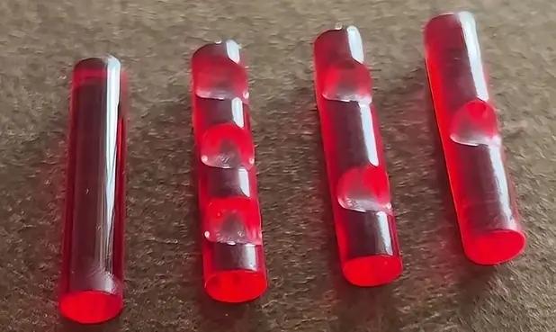 这东西是做什么的？今天去老城转，看到古玩城旁边有一排小摊，在其中一家发现了这个