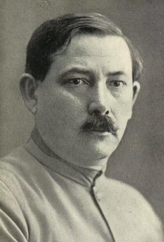 1920年代，共产国际的代表鲍罗廷曾说：任何一个中国的土匪，只要他能摇身一变成