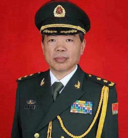 将门无特权！陈再方用一生践行父亲的铁血家规陈再方，男，汉族，湖北红安人，19