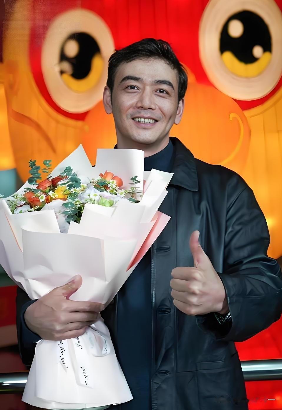 《悬案》口碑爆棚，最惊艳的不是男主岳云鹏，而是剧中饰演施占军的演员杨烁居