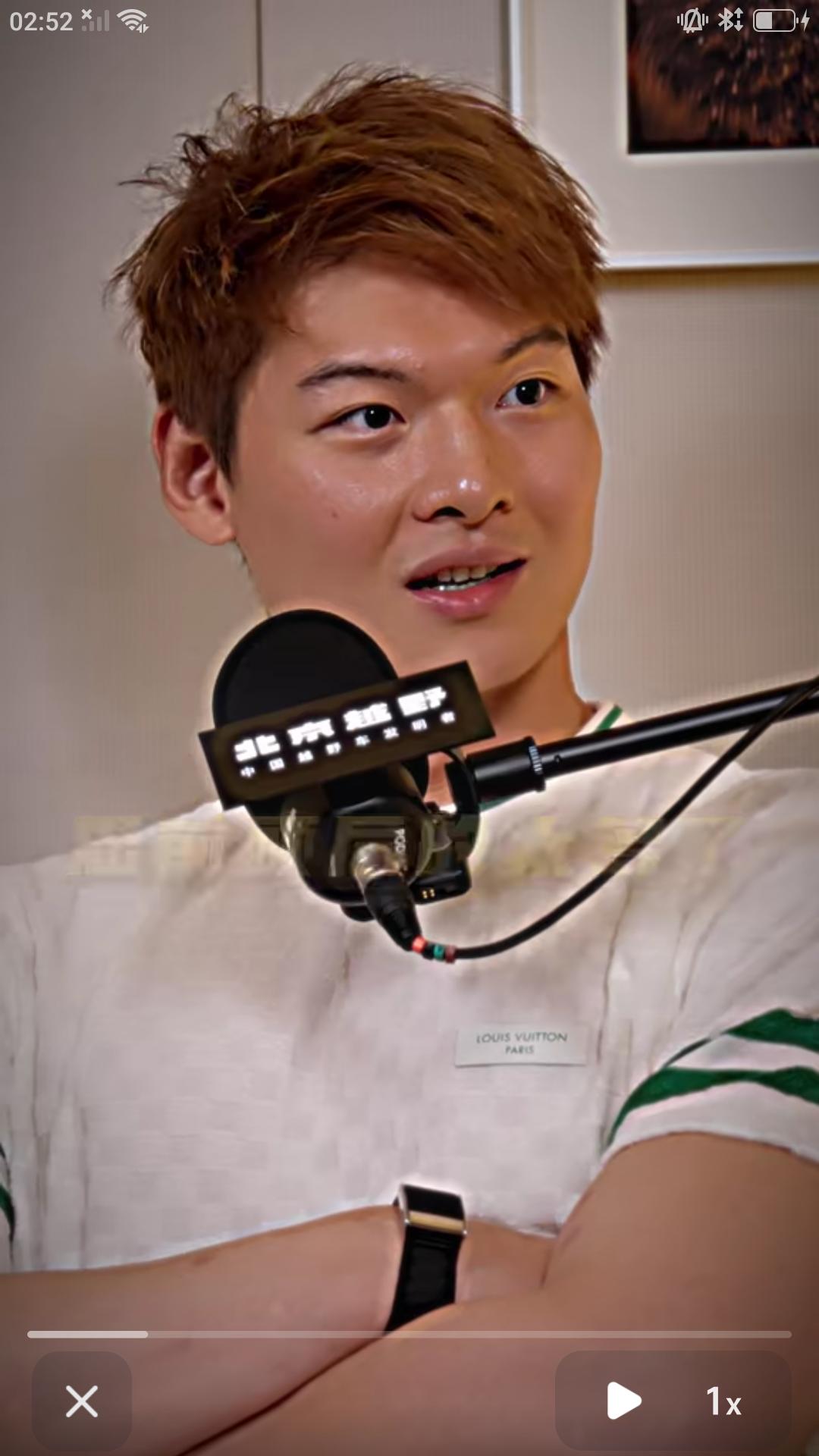 【上海久事男篮队长王哲林接受媒体采访，错过NBA邀请是我最大遗憾。】王哲林说:
