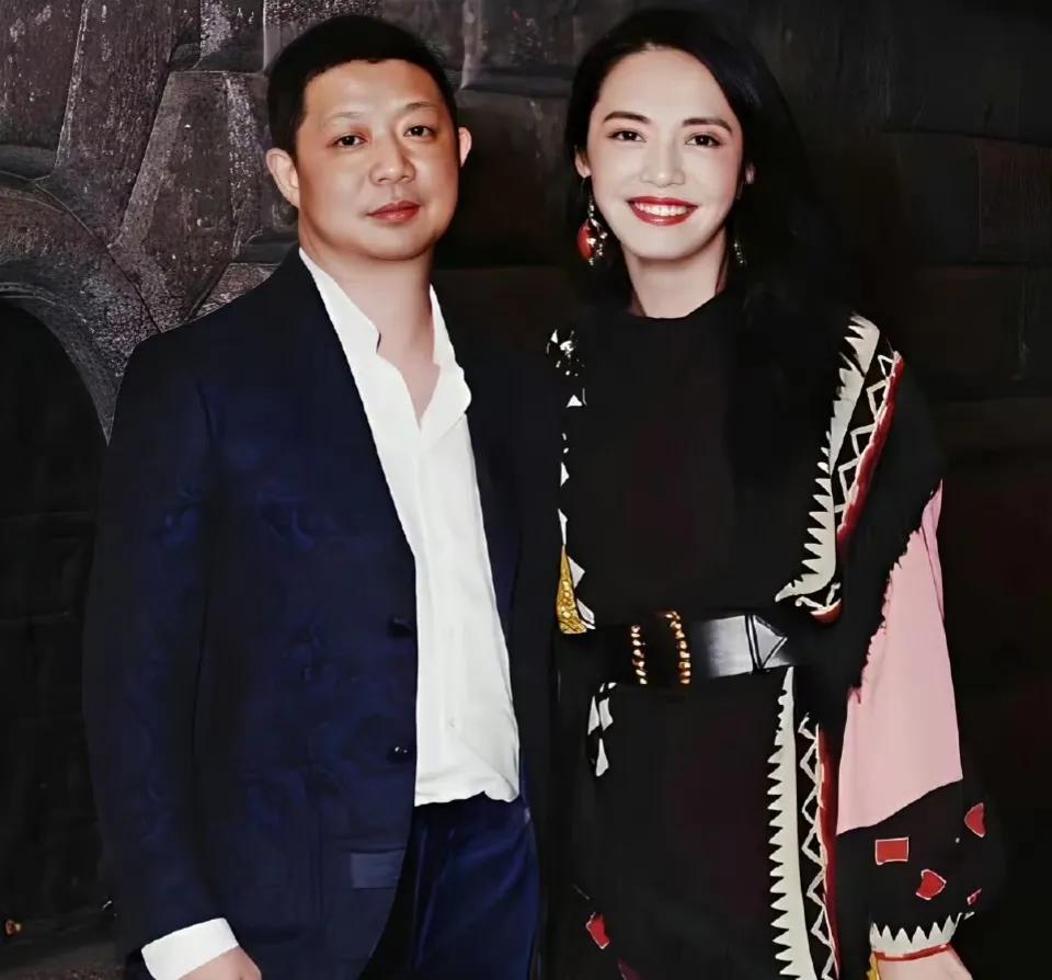 姚晨在30岁结束了第一段婚姻，又在中年结束了第二段婚姻，她给出了回应：这是我的婚