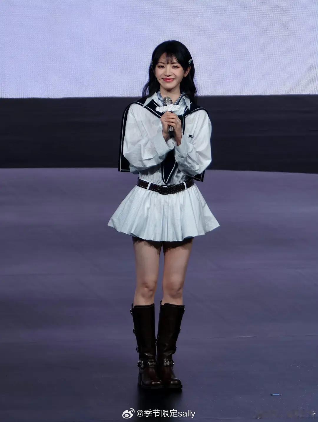 田曦薇今日直播学院风好元气～美萌