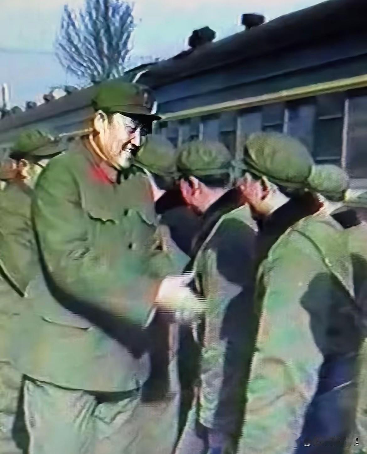 1984年8月，根据中央军委命令，石家庄陆军学校奉命抽调120名毕业学员，组成北