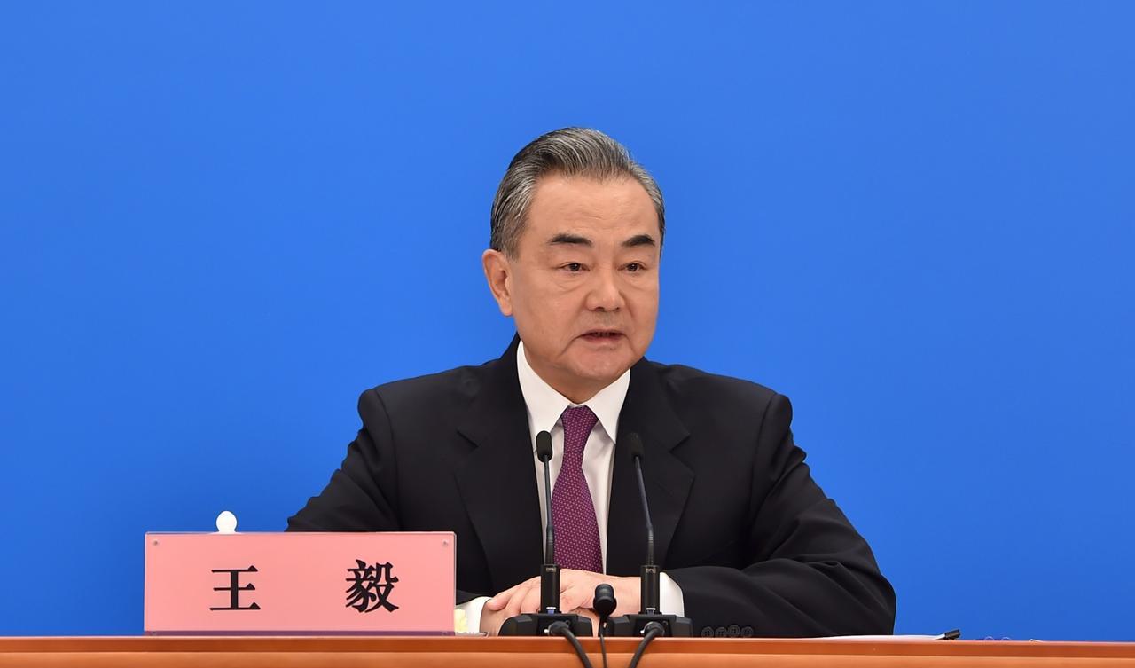 【王毅会见鲁比奥，中美外长脸上不见一丝笑意】中美外长终于会面，现场气氛严肃，本