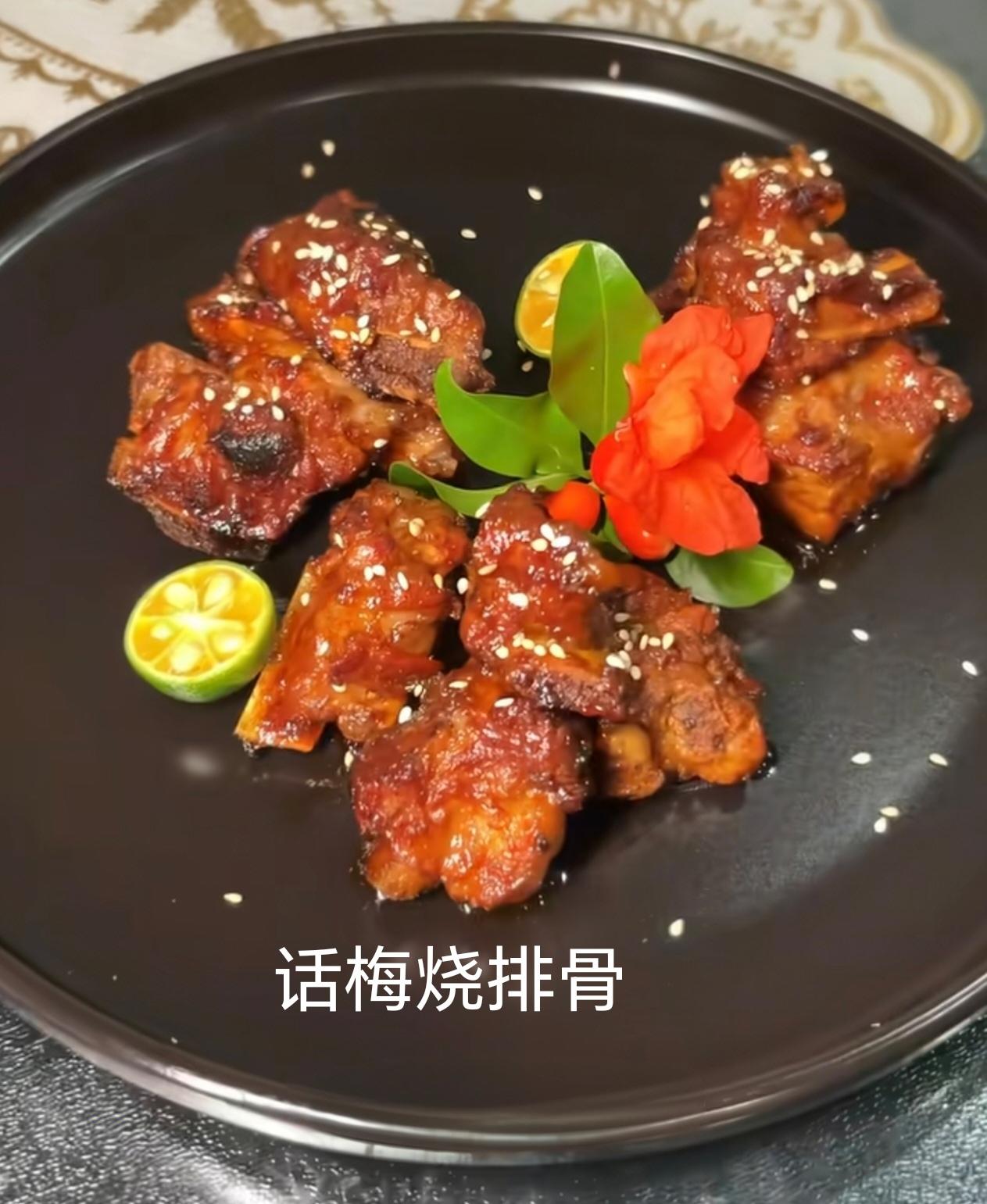 亲戚家02年的小伙子，打小就偏爱钻研厨艺。就读职专烹饪专业后，更是苦练本领。毕