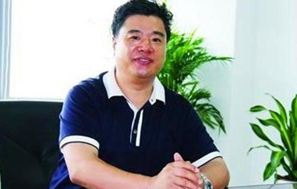 2007年，浙江“皮革大王”被父母绑进精神病院，兄弟转移其亿万资产，两天后他妻子