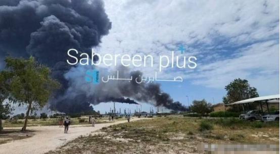 4月8日停火协议生效后，阿联酋空军轰炸了伊朗位于锡里岛和拉万岛的炼油厂，然后伊朗