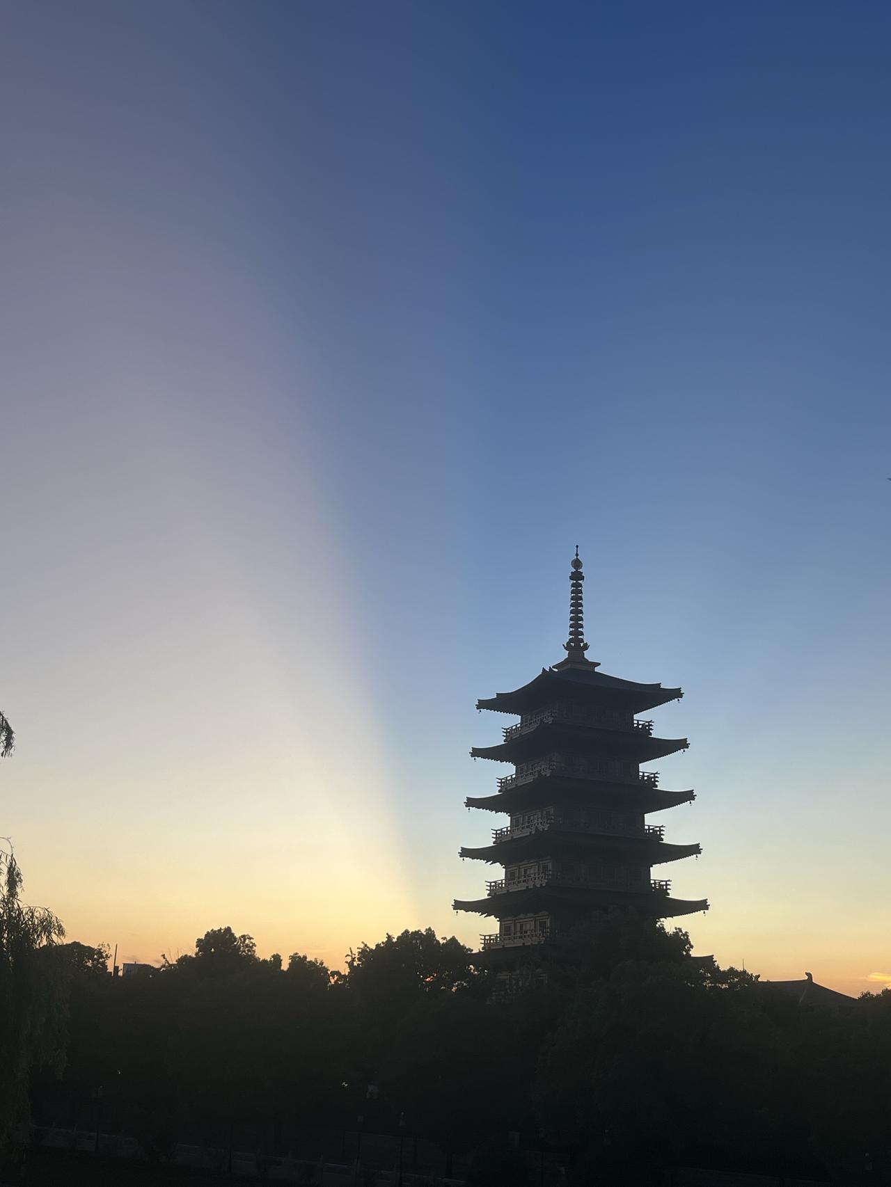 大师说我有慧根，赐我法号：戒色