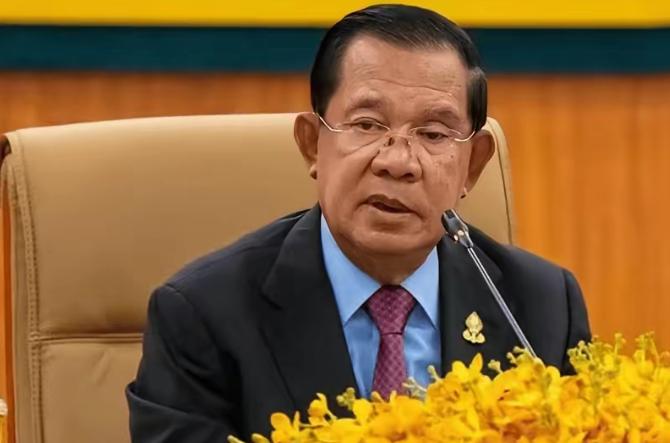 既然选择了美国，那就请坚持到底！我们绝不插手，就要静静看着这出“美式救援”的笑话