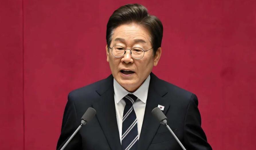 李在明访华的两记组合拳，直接戳中了日本右翼政客的痛处，让高市早苗的算盘彻底落空。