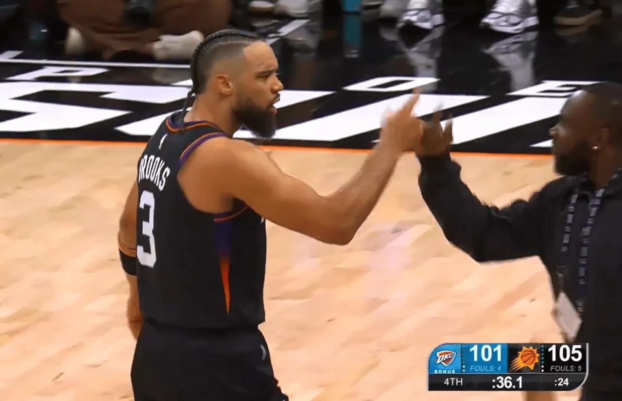 得狄龙者球队必变强！战胜强大的雷霆，虽然布克投进绝杀三分当记首功，但是别忘记了3