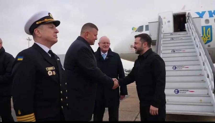 据英国《每日电讯报》报道，乌克兰总统泽连斯基开启了欧洲之行，旨在提醒盟友他在中东