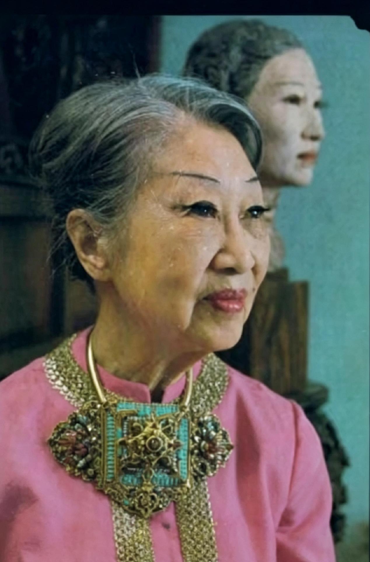 和顾维钧离婚后的黄蕙兰，一张罕见的留影，这张照片拍摄于上世纪70年代，地点在美国